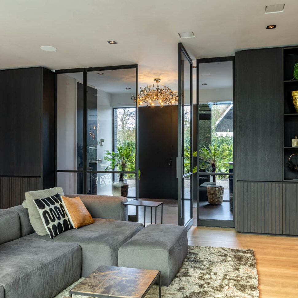 Stalen deuren in moderne villa - De Rooy Steel Doors