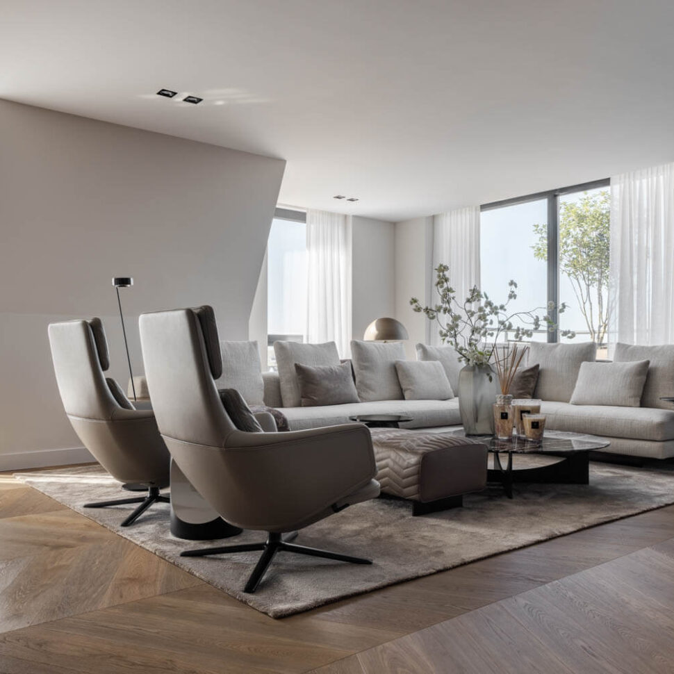 Curated visual reference: Gallery Detail: Deuren In Penthouse