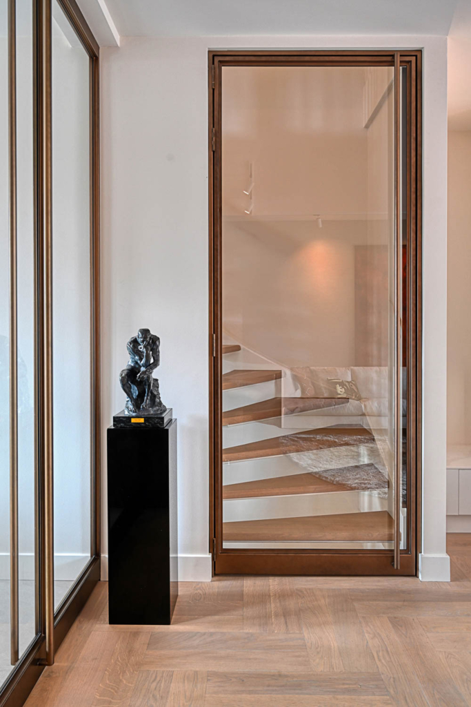 Stalen deur als stijlvolle roomdivider - De Rooy Steel Doors